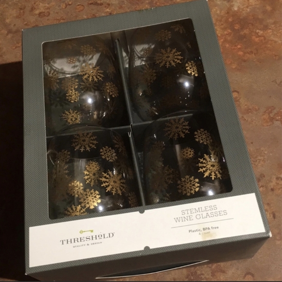 Set of 4 Threshold Stemless Snowflake Wine Glasses - Picture 3 of 3